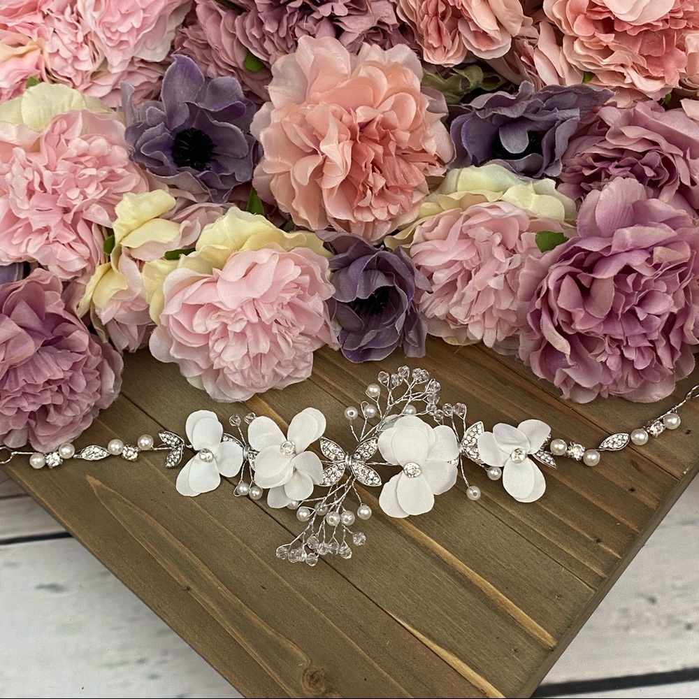 Crystal Pearl Flower Vine Tiara Headdress - Picture 4 of 16